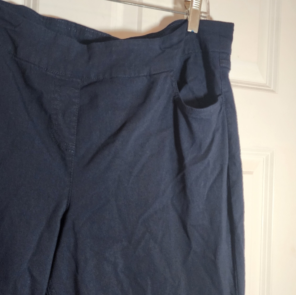 Slim-Sation Womens Navy Blue Stretch Pull-On Capri Pants Pockets Size 18 - Picture 2 of 5